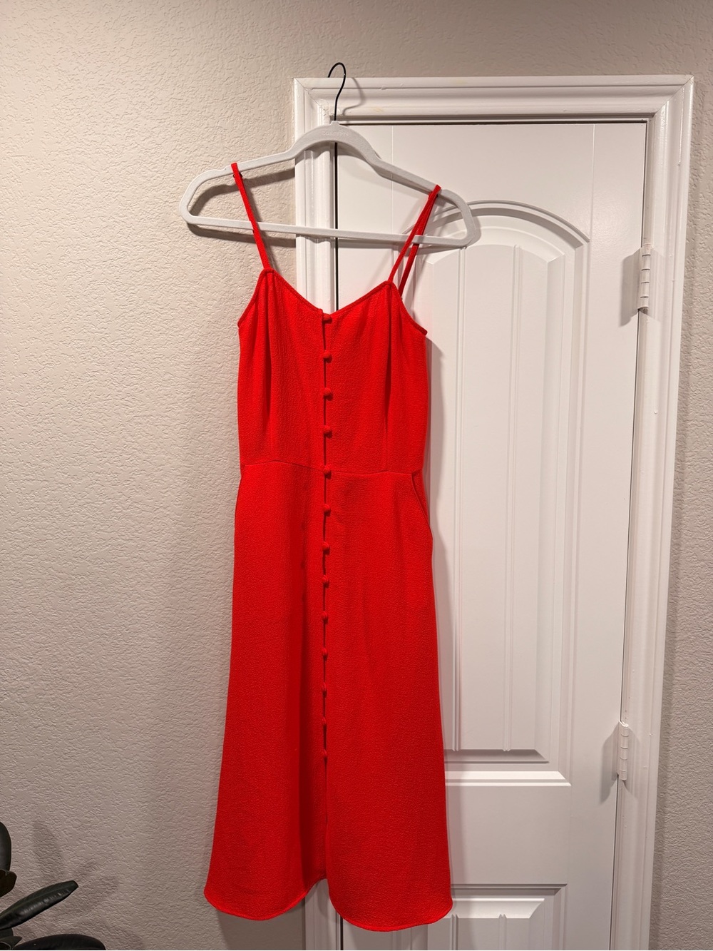 Chelsea28 Red Button-Front Spaghetti Strap Midi Dress